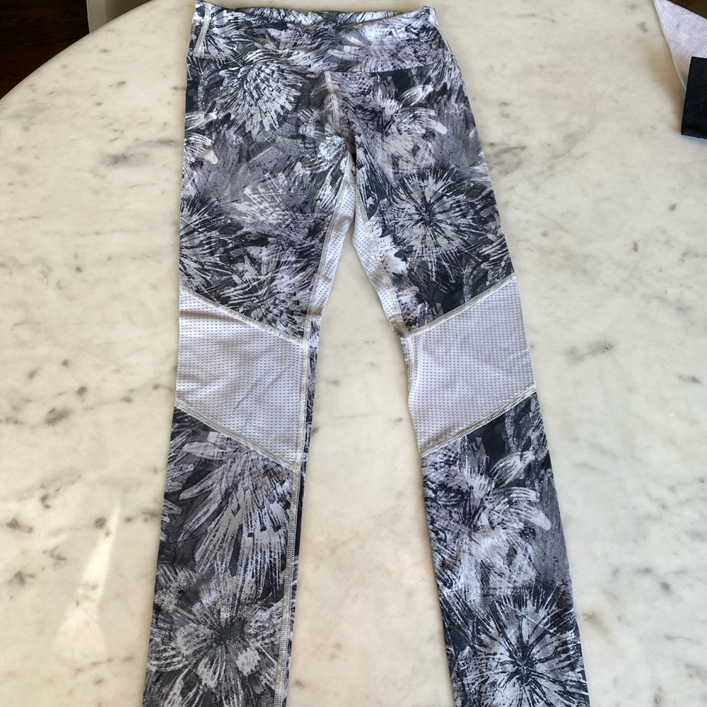 Pheel workout leggings